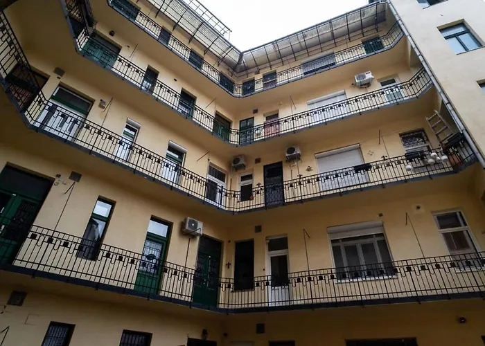 Апартаменты Well Located Charming *