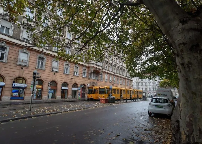 Apartman Well Located Charming Budapest